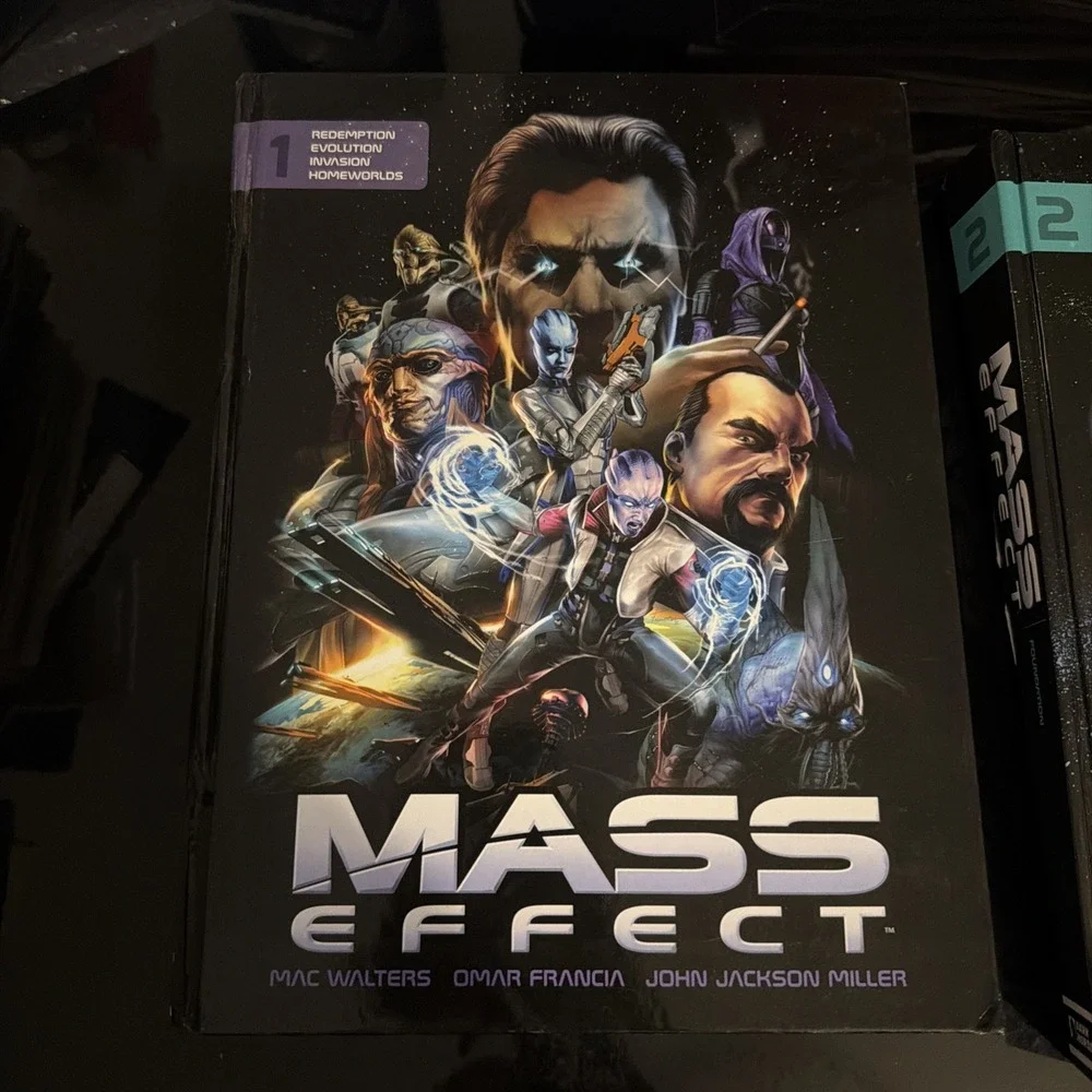 Mass Effect 1 & 2 Comics Hardcover Dark Horse Comics May 2015) Redemption Good
